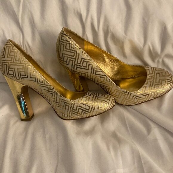Colin Metallic Gold Cream Heel Pumps Retail $449 - Picture 7 of 11